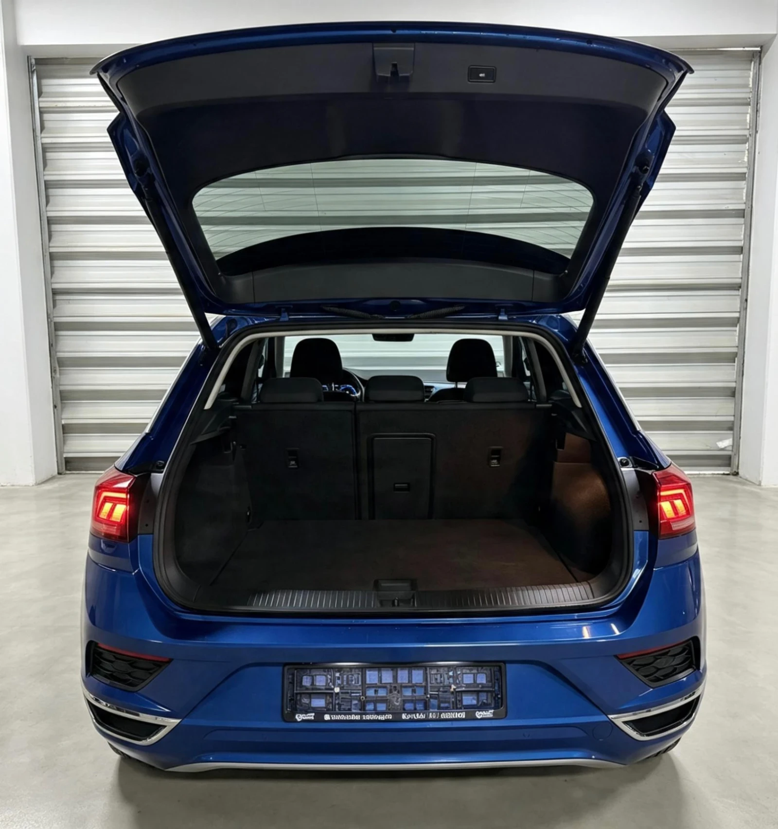 VW T-Roc 2.0TDI/4Motion/Sport line, снимка 17 - Автомобили и джипове - 55595788