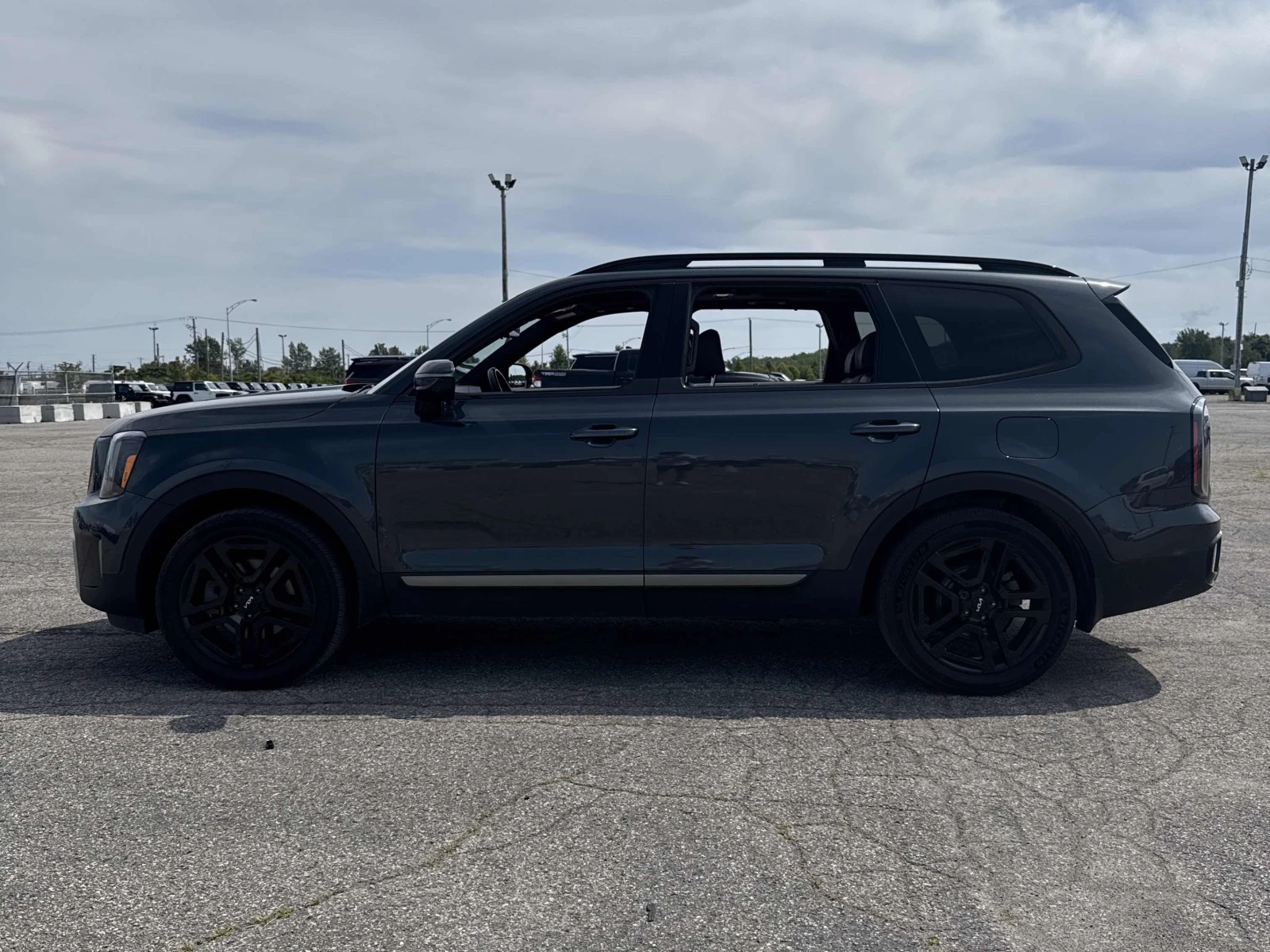 Kia Telluride, снимка 2 - Автомобили и джипове - 55690445