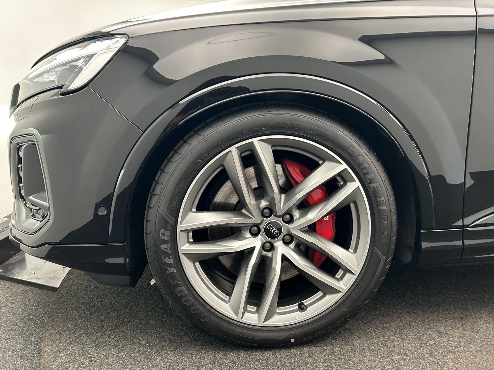 Audi SQ7 BLACK OPTIC+ / MATRIX / HUD / PANO / 7 ������ /  | Mobile.bg � ����������� 4