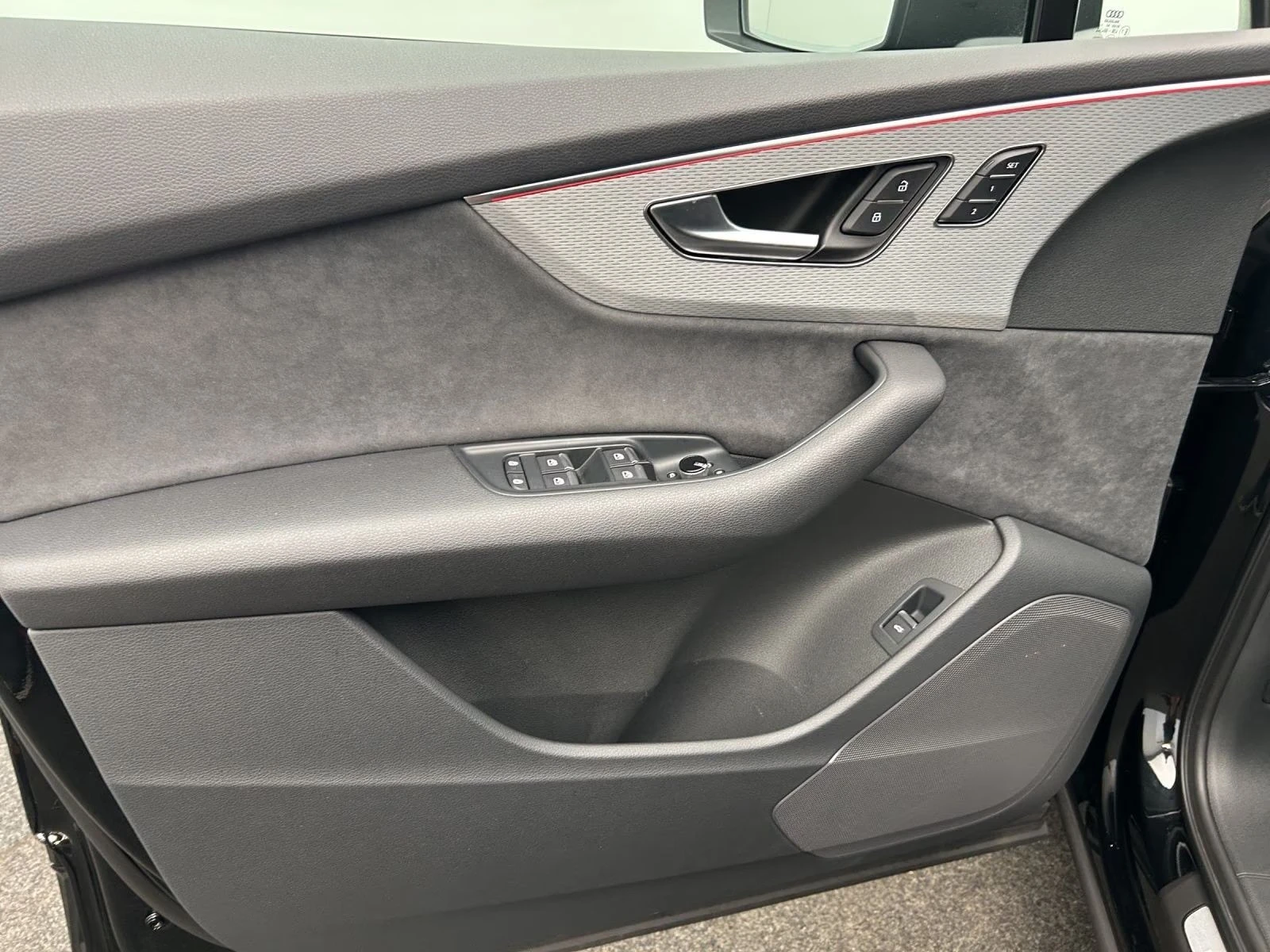 Audi SQ7 BLACK OPTIC+ / MATRIX / HUD / PANO / 7 ������ /  | Mobile.bg � ����������� 6