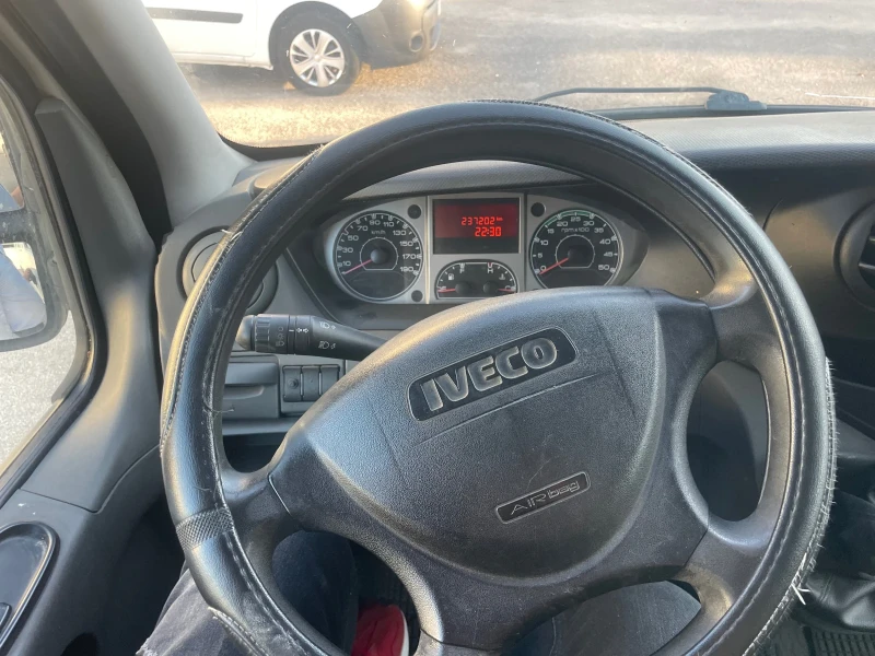 Iveco 35c13 2.3 130 koня Дълга база!!!! Made in Italy, снимка 9 - Бусове и автобуси - 47438871