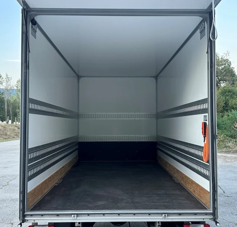 Iveco 35S18 3.0L* HI-MATIC* БОРД* КЛИМА* 4.10м МЕЖДУОСИЕ, снимка 8 - Бусове и автобуси - 51598344