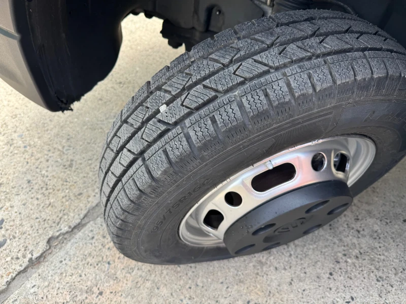 VW Crafter 2.0TDI* Падащ борд* Климатик, снимка 5 - Бусове и автобуси - 51675719