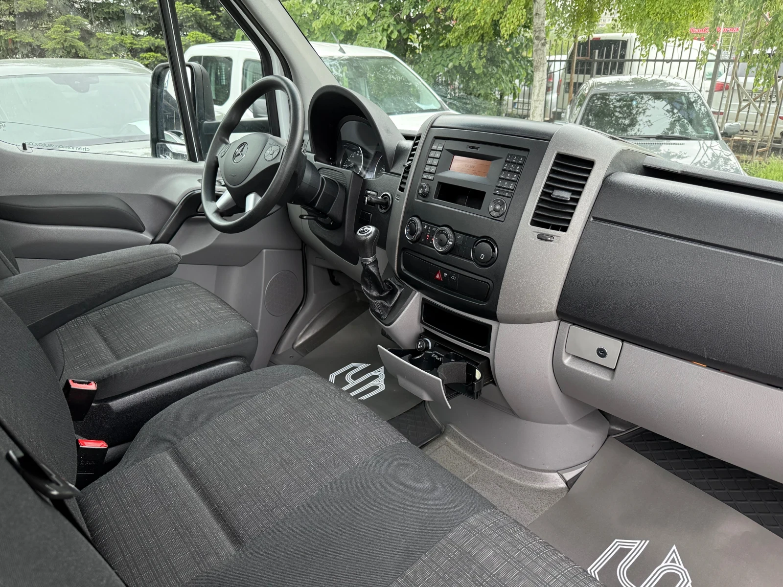 Mercedes-Benz Sprinter 319 3.0CDI BlueTEC V6  automatic 190kc EURO 6  - изображение 9