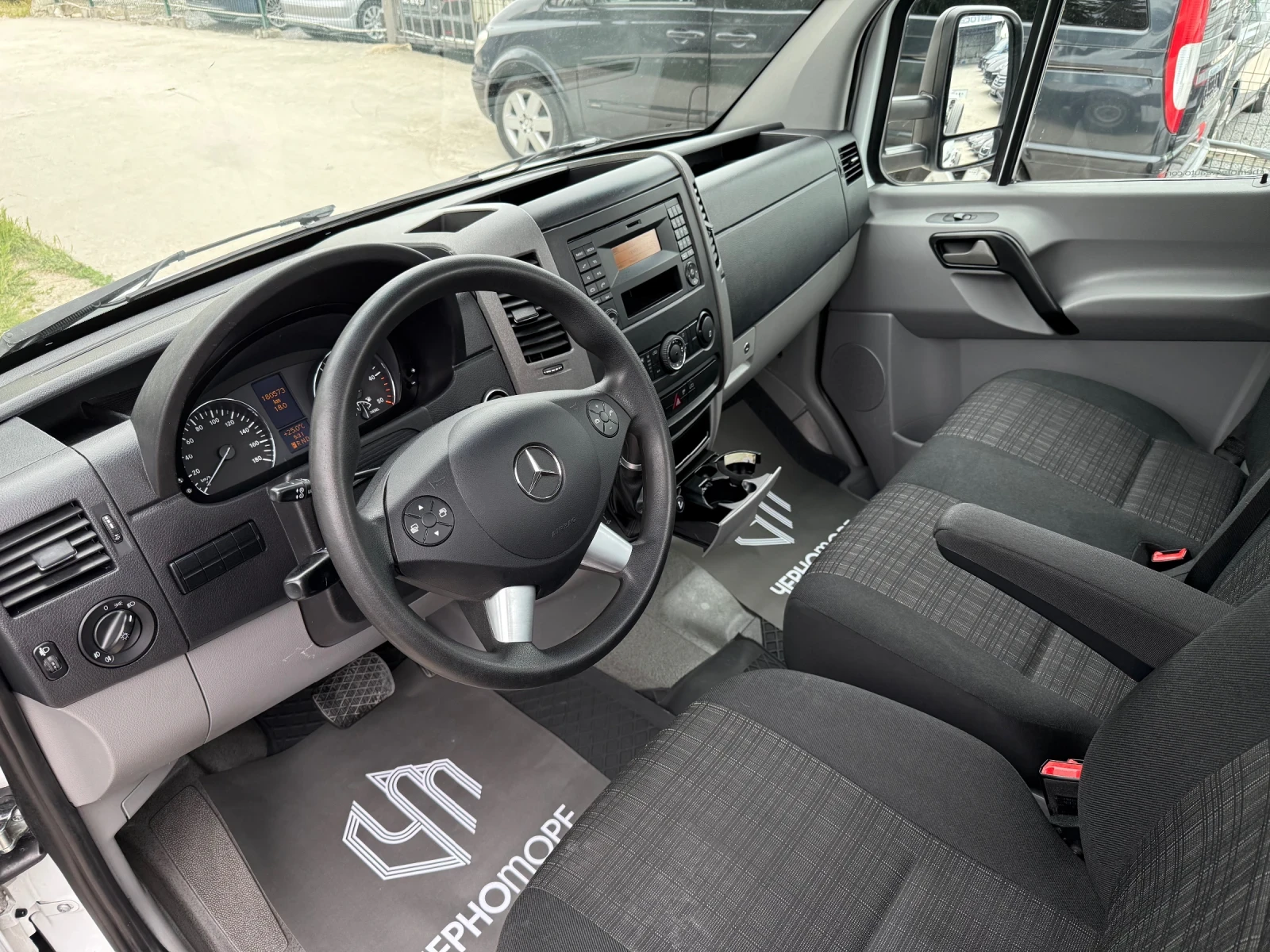 Mercedes-Benz Sprinter 319 3.0CDI BlueTEC V6  automatic 190kc EURO 6  - изображение 8