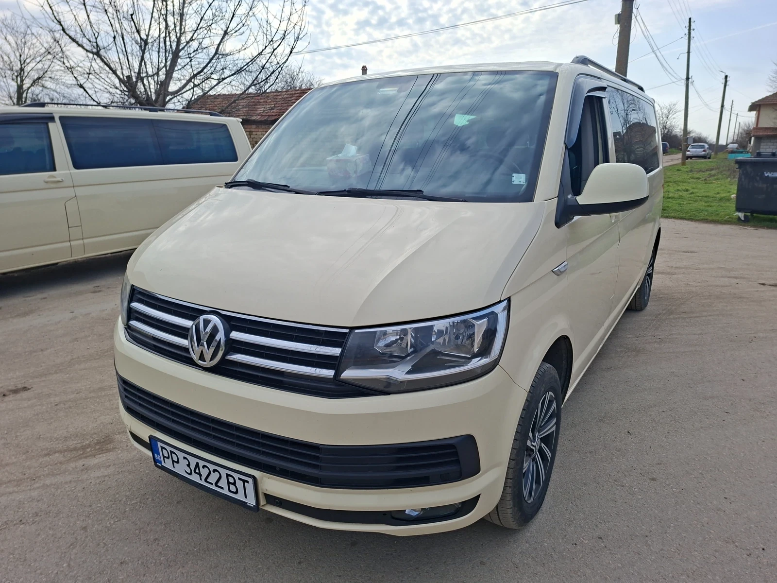 VW Caravelle Automatic 8+ 1