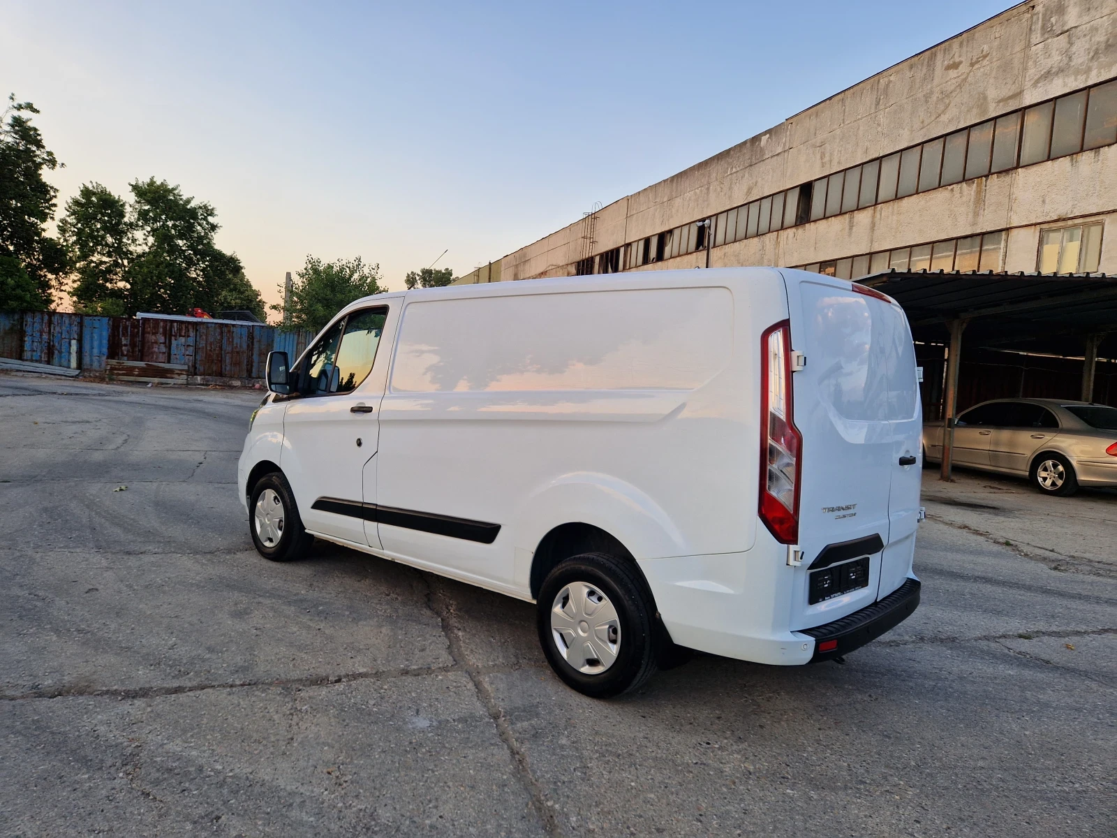 Ford Transit Custom 2.0TDCI.130KS.EURO6.117000, снимка 6 - Бусове и автобуси - 55533145