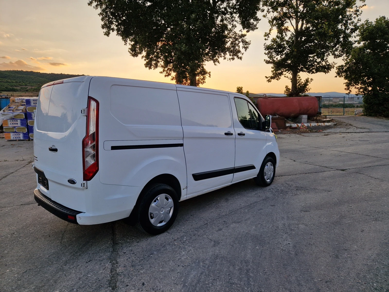 Ford Transit Custom 2.0TDCI.130KS.EURO6.117000, снимка 7 - Бусове и автобуси - 55533145