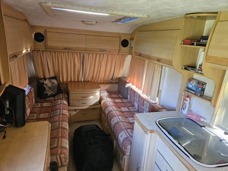 Каравана Coachmen Amara, снимка 12 - Каравани и кемпери - 48004115