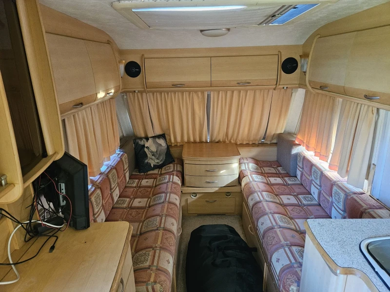 Каравана Coachmen Amara, снимка 11 - Каравани и кемпери - 48004115