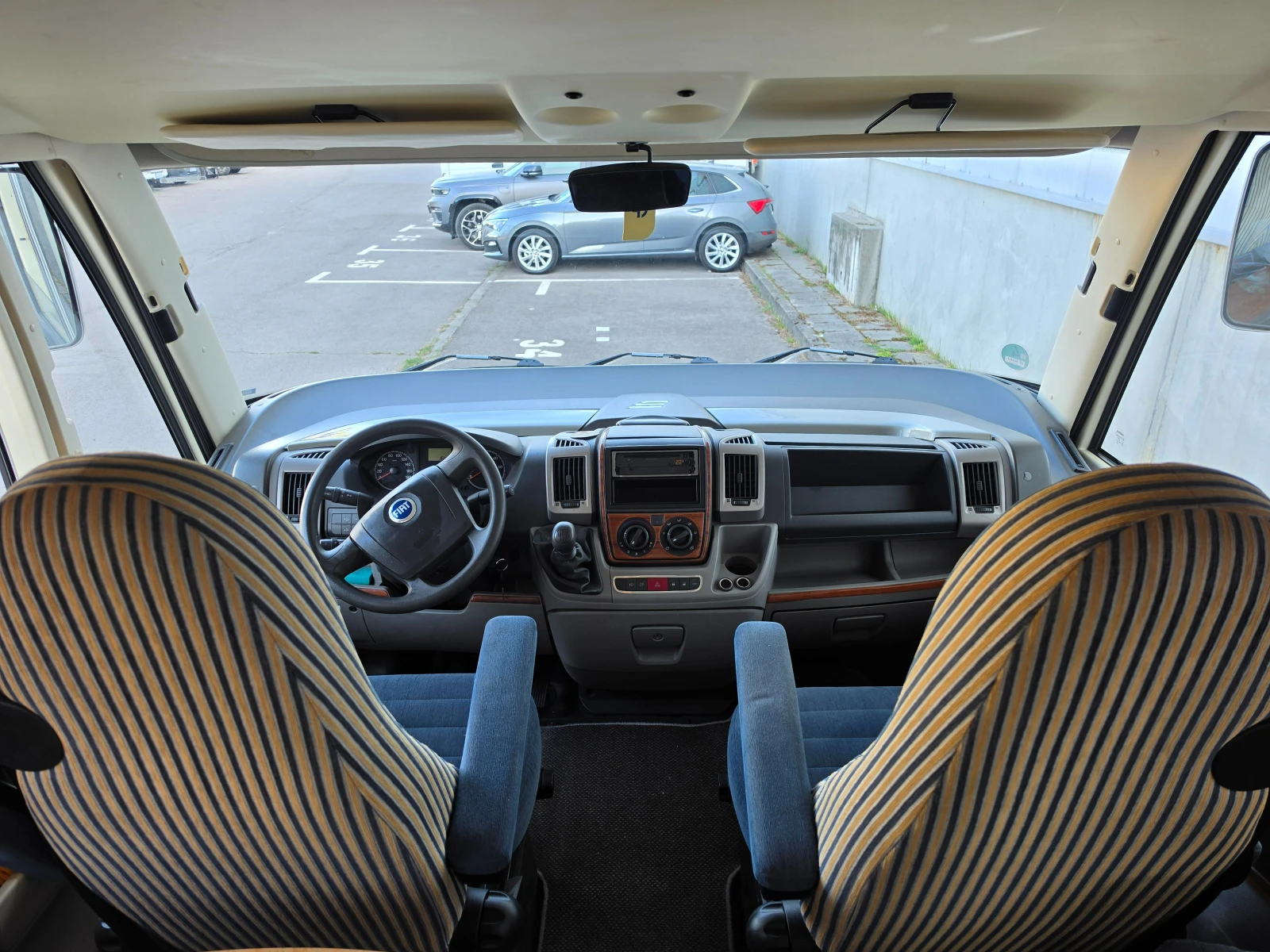 Кемпер HYMER / ERIBA, снимка 11 - Каравани и кемпери - 55987242