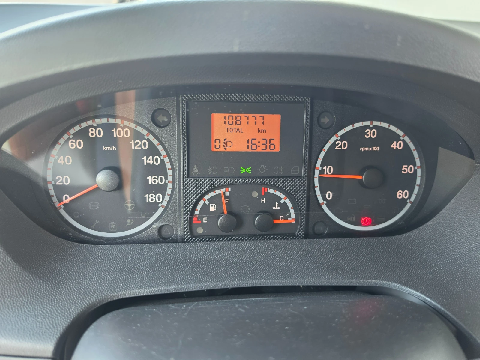 Кемпер HYMER / ERIBA, снимка 7 - Каравани и кемпери - 55987242