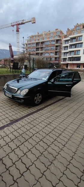 Mercedes-Benz E 220 Avanguard, снимка 2