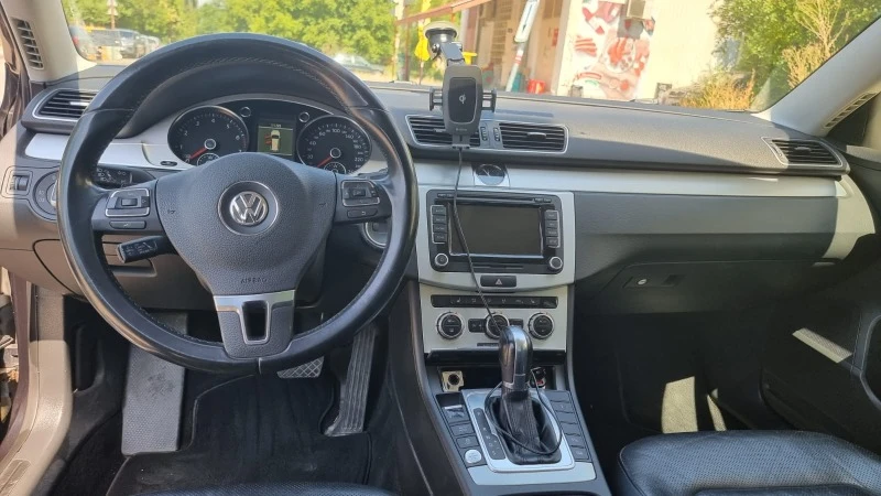 VW Passat, снимка 11 - Автомобили и джипове - 47022109