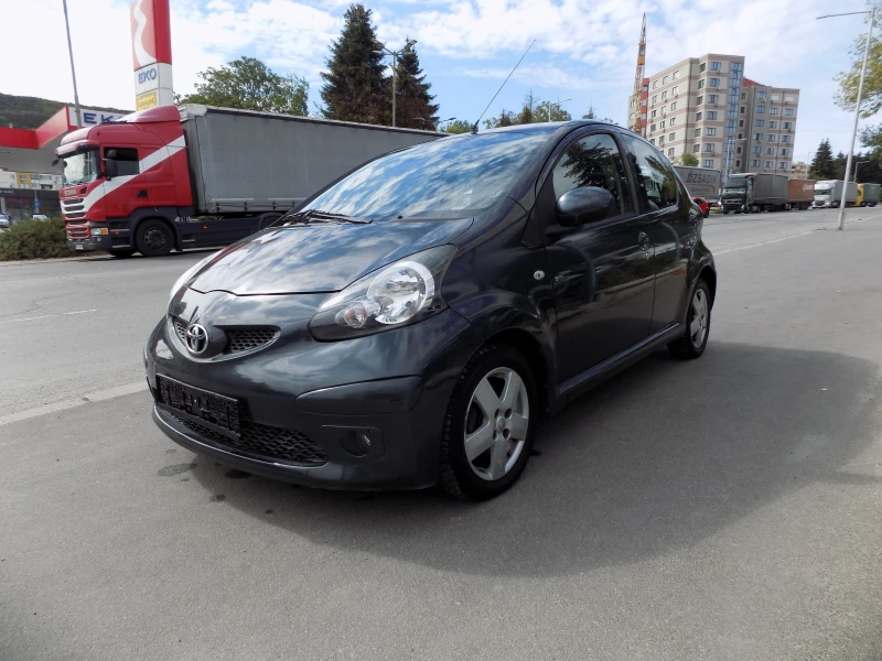 Toyota Aygo 1, 4, снимка 3 - Автомобили и джипове - 47268787