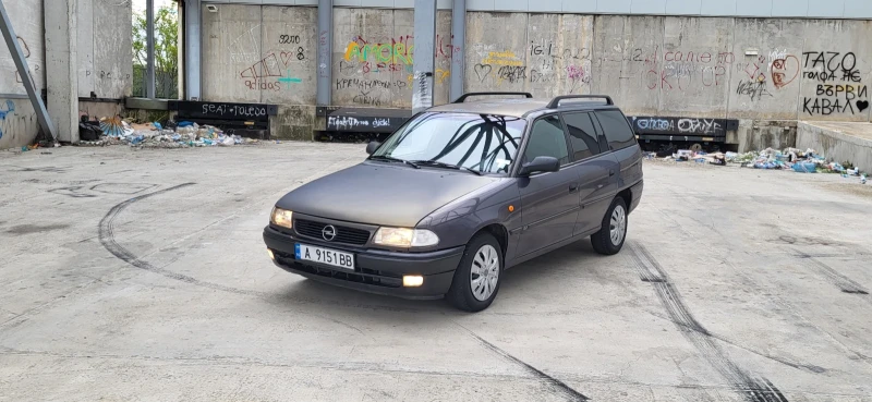 Opel Astra 1.6, снимка 6 - Автомобили и джипове - 47430317