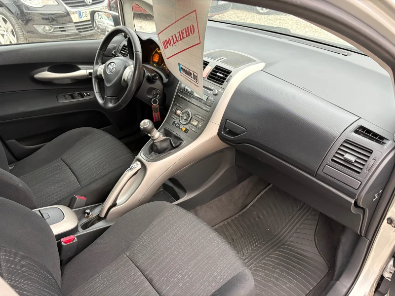 Toyota Auris 4D4 , снимка 15 - Автомобили и джипове - 49338778