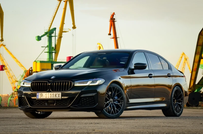 BMW 540 xDrive* LASER* M-Pack* DISTR* HUD* , снимка 2 - Автомобили и джипове - 52378926