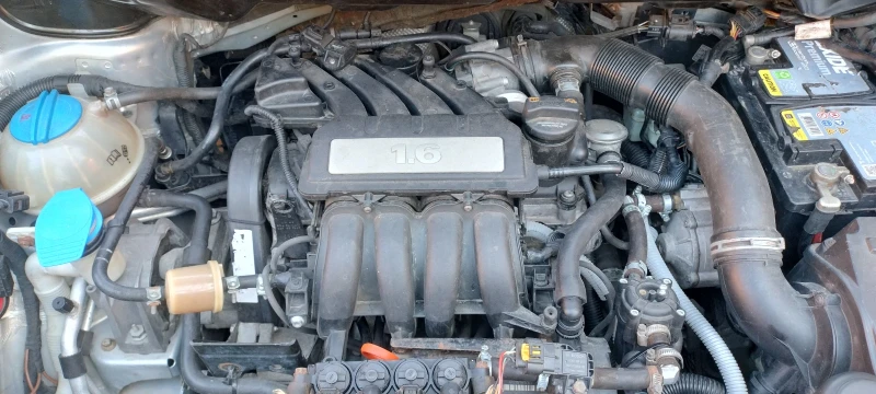 VW Touran 1.6 BSE. + LPG, снимка 4 - Автомобили и джипове - 52738280