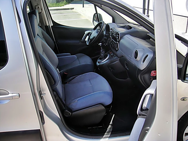 Citroen Berlingo 1.6 НDI ГЕРМАНИЯ, снимка 8 - Автомобили и джипове - 51950558