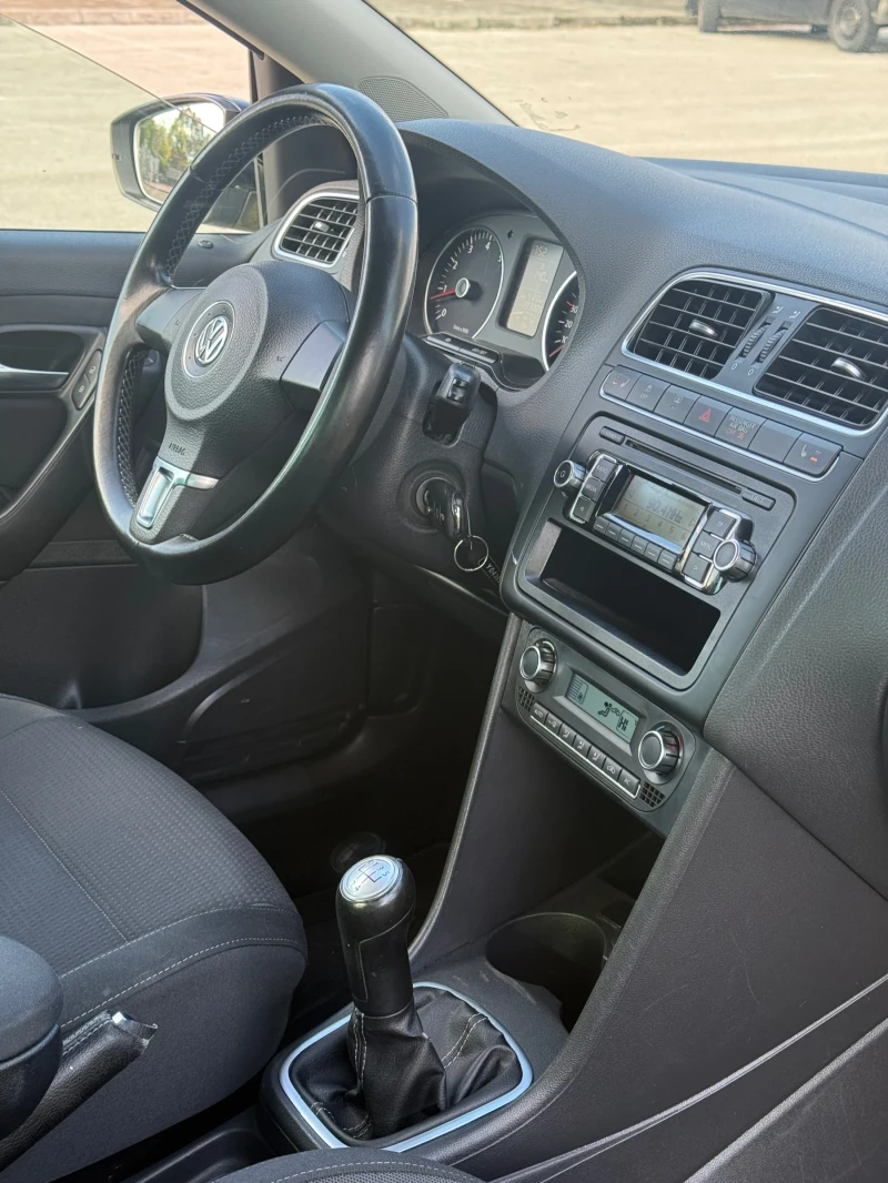 VW Polo 1.4 KLIMATRONIK, снимка 10 - Автомобили и джипове - 52001493