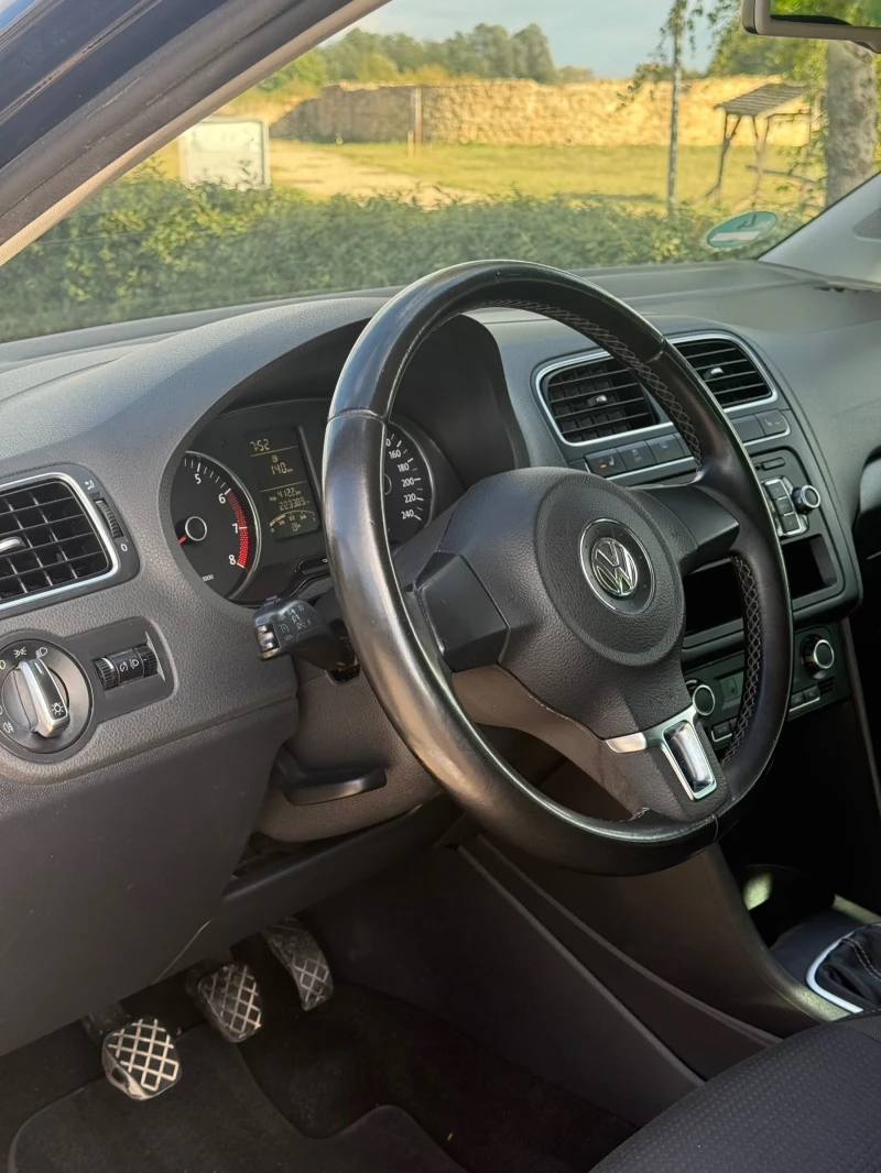 VW Polo 1.4 KLIMATRONIK, снимка 9 - Автомобили и джипове - 52001493