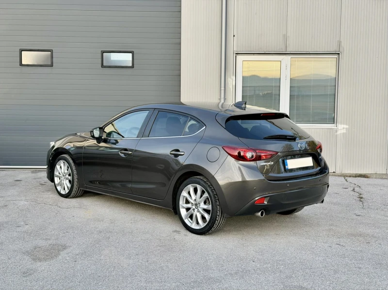 Mazda 3 2.2d Automatic* Xenon* Bose* Navi* Подгрев* HeadUP, снимка 4 - Автомобили и джипове - 52326923