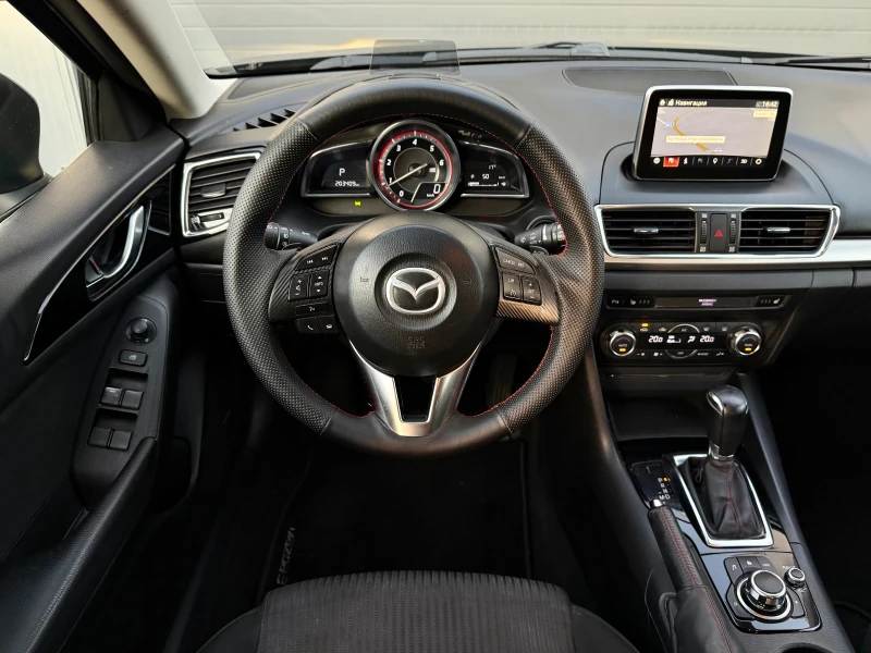 Mazda 3 2.2d Automatic* Xenon* Bose* Navi* Подгрев* HeadUP, снимка 9 - Автомобили и джипове - 52326923