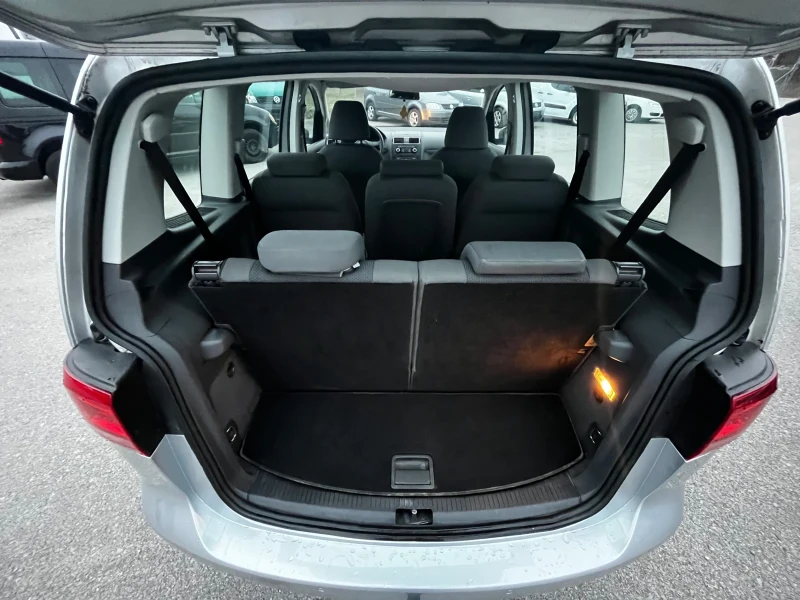 VW Touran 1.6TDI 105кс 6скорости, снимка 13 - Автомобили и джипове - 52875258