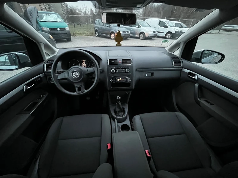 VW Touran 1.6TDI 105кс 6скорости, снимка 12 - Автомобили и джипове - 52875258