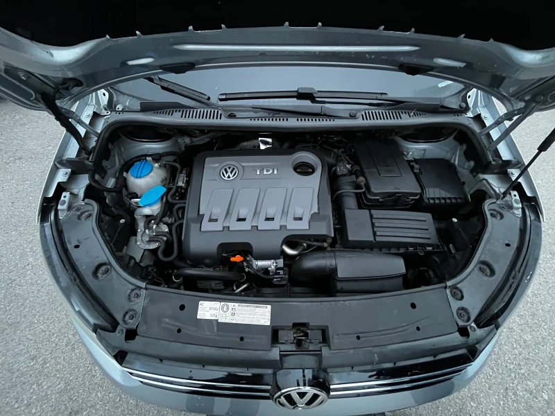VW Touran 1.6TDI 105кс 6скорости, снимка 14 - Автомобили и джипове - 52875258