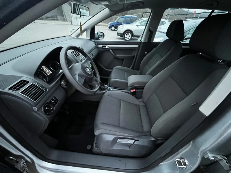 VW Touran 1.6TDI 105кс 6скорости, снимка 9 - Автомобили и джипове - 52875258