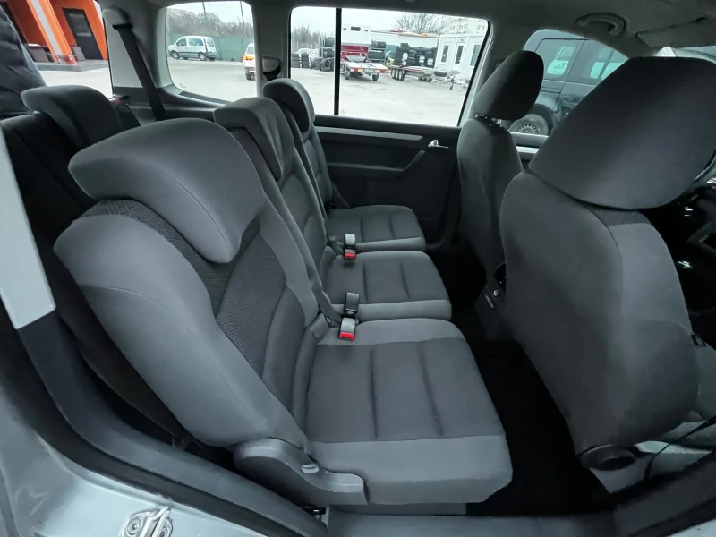 VW Touran 1.6TDI 105кс 6скорости, снимка 11 - Автомобили и джипове - 52875258