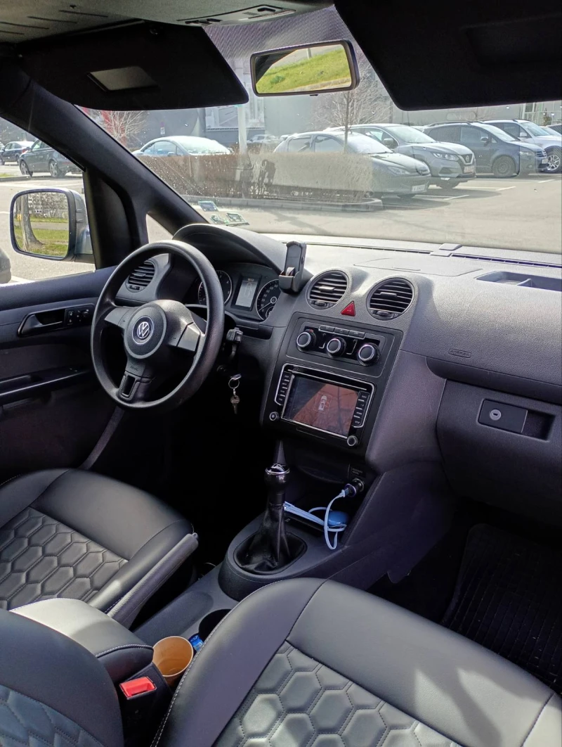 VW Caddy 1.6, снимка 9 - Автомобили и джипове - 53575889