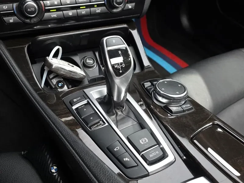 BMW 528 i, снимка 9 - Автомобили и джипове - 55146032