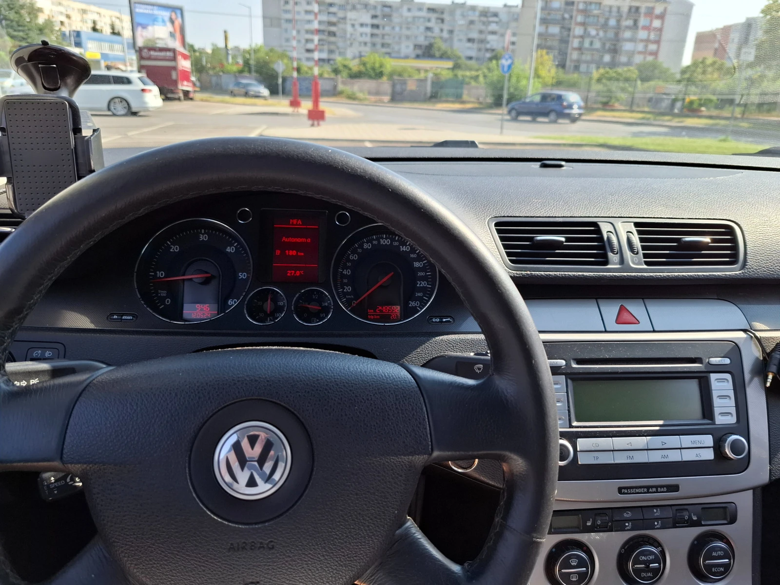 VW Passat 2.0 Дизел 140 к.с Климатроник  - изображение 2