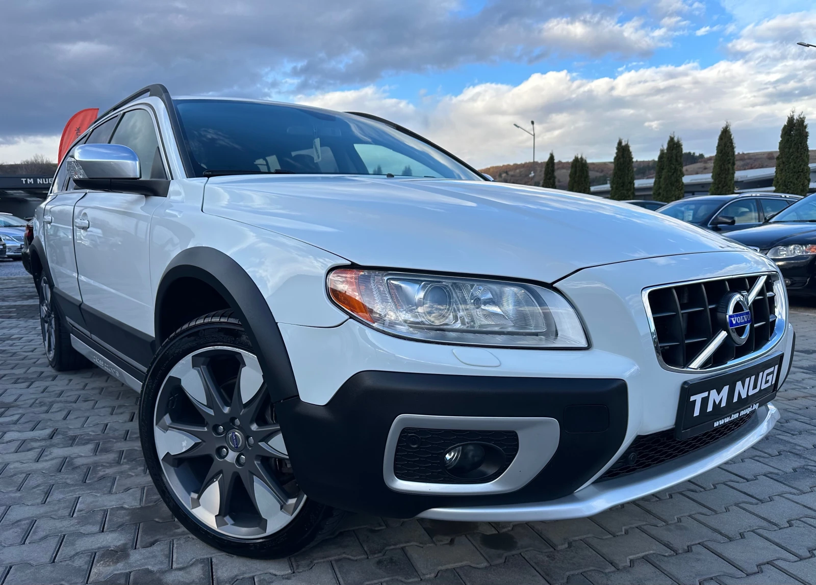 Volvo Xc70 CROSS COUNTRY* 2.4D* D5* NAVI* AVTOMATIK* TOP*  - изображение 2
