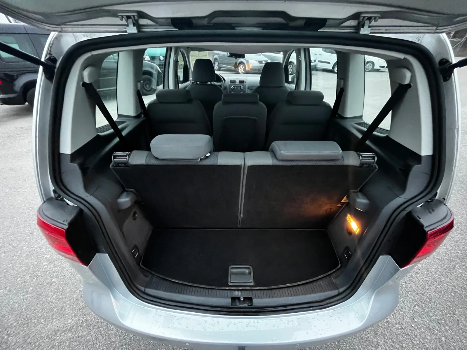 VW Touran 1.6TDI 105�� 6�������� | Mobile.bg � ����������� 13