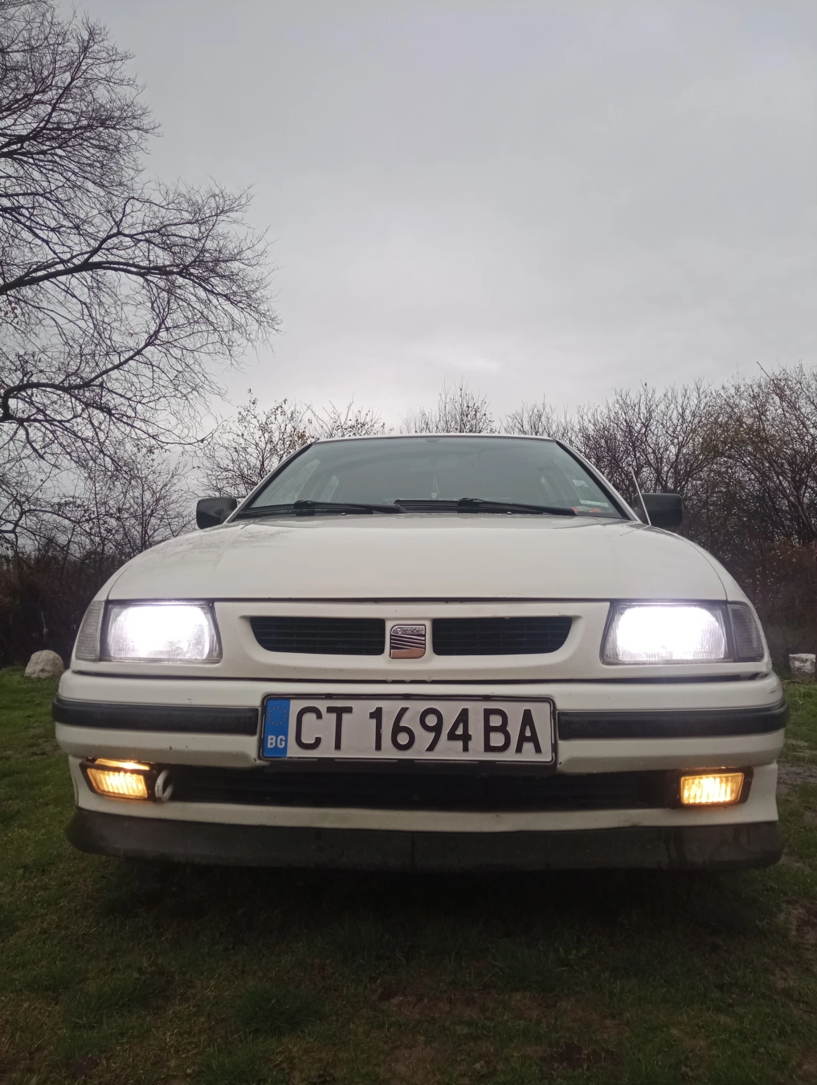 Seat Ibiza 1.4, снимка 8 - Автомобили и джипове - 53214246