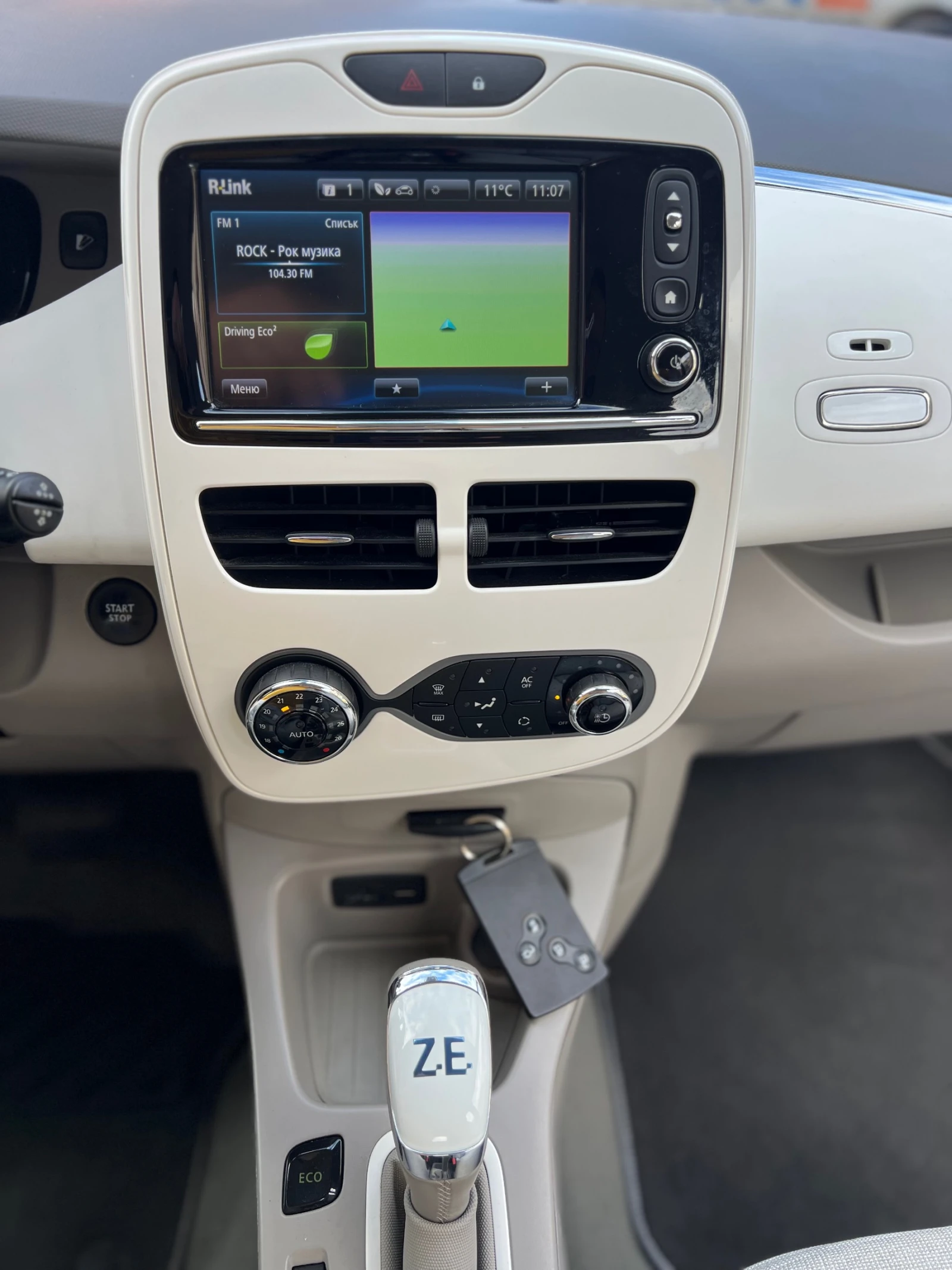 Renault Zoe, снимка 6 - Автомобили и джипове - 53894230