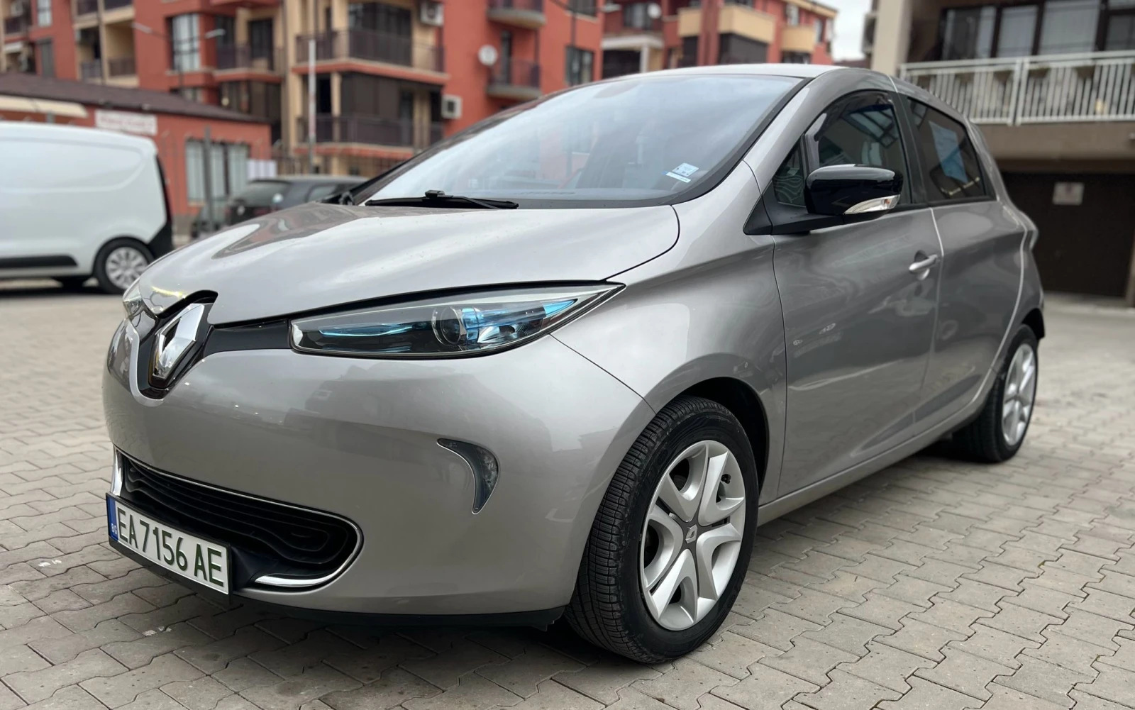 Renault Zoe undefined | Auto.bg — изображение 1