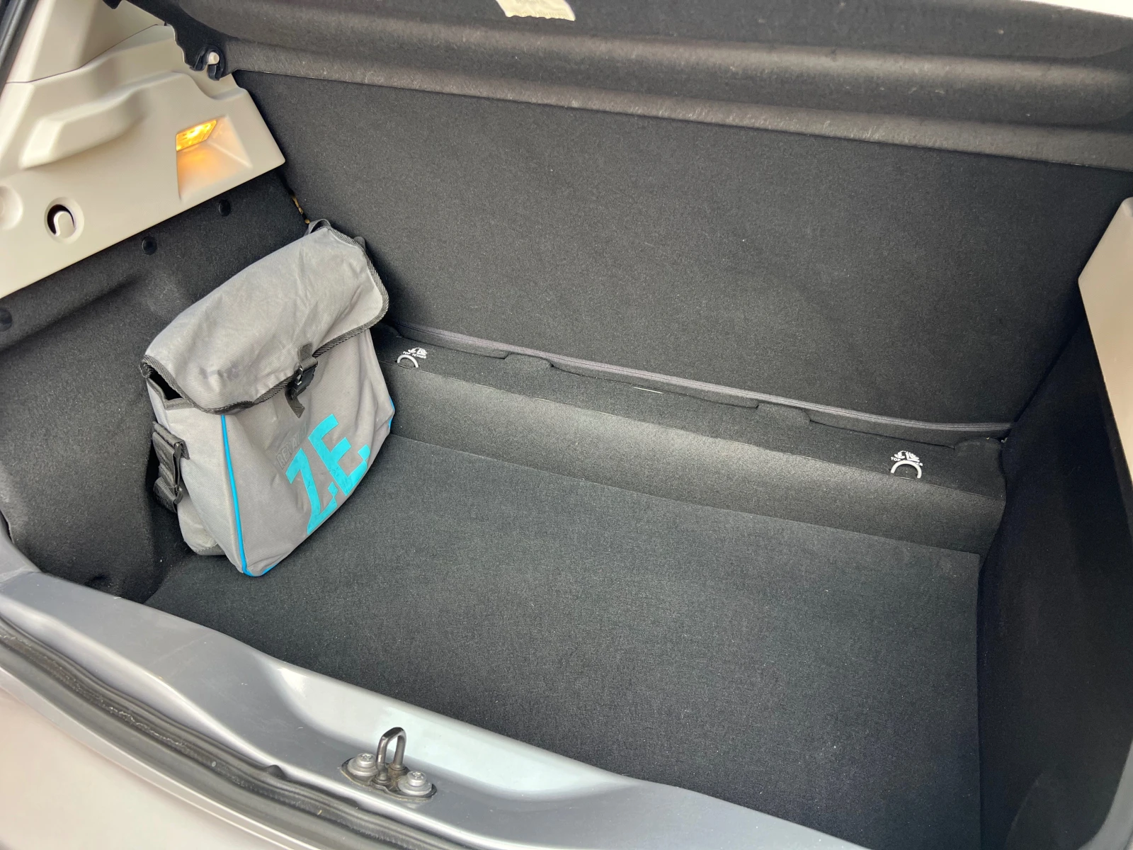 Renault Zoe, снимка 13 - Автомобили и джипове - 53894230