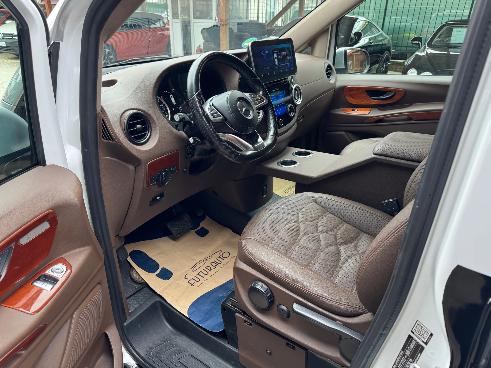 Mercedes-Benz V 300 V250 MAYBACH VS680 ПОРЪЧКОВ УНИКАТ, снимка 14 - Автомобили и джипове - 54041726