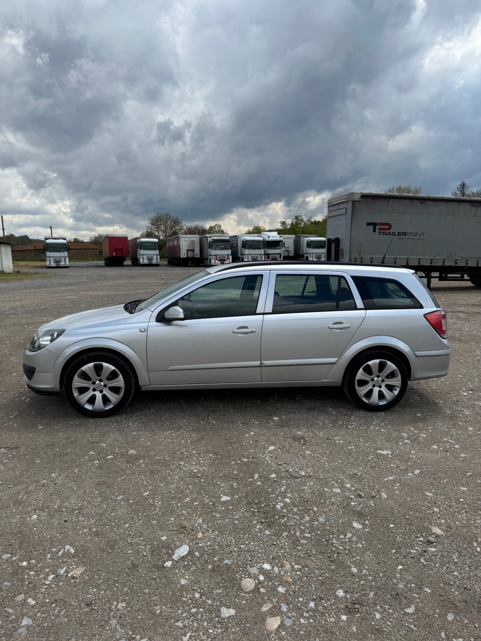 Opel Astra, снимка 2 - Автомобили и джипове - 54403181