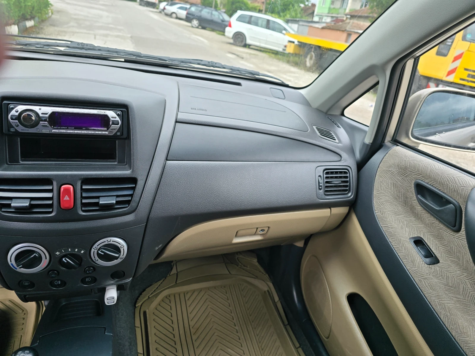 Suzuki Liana, снимка 3 - Автомобили и джипове - 54651201