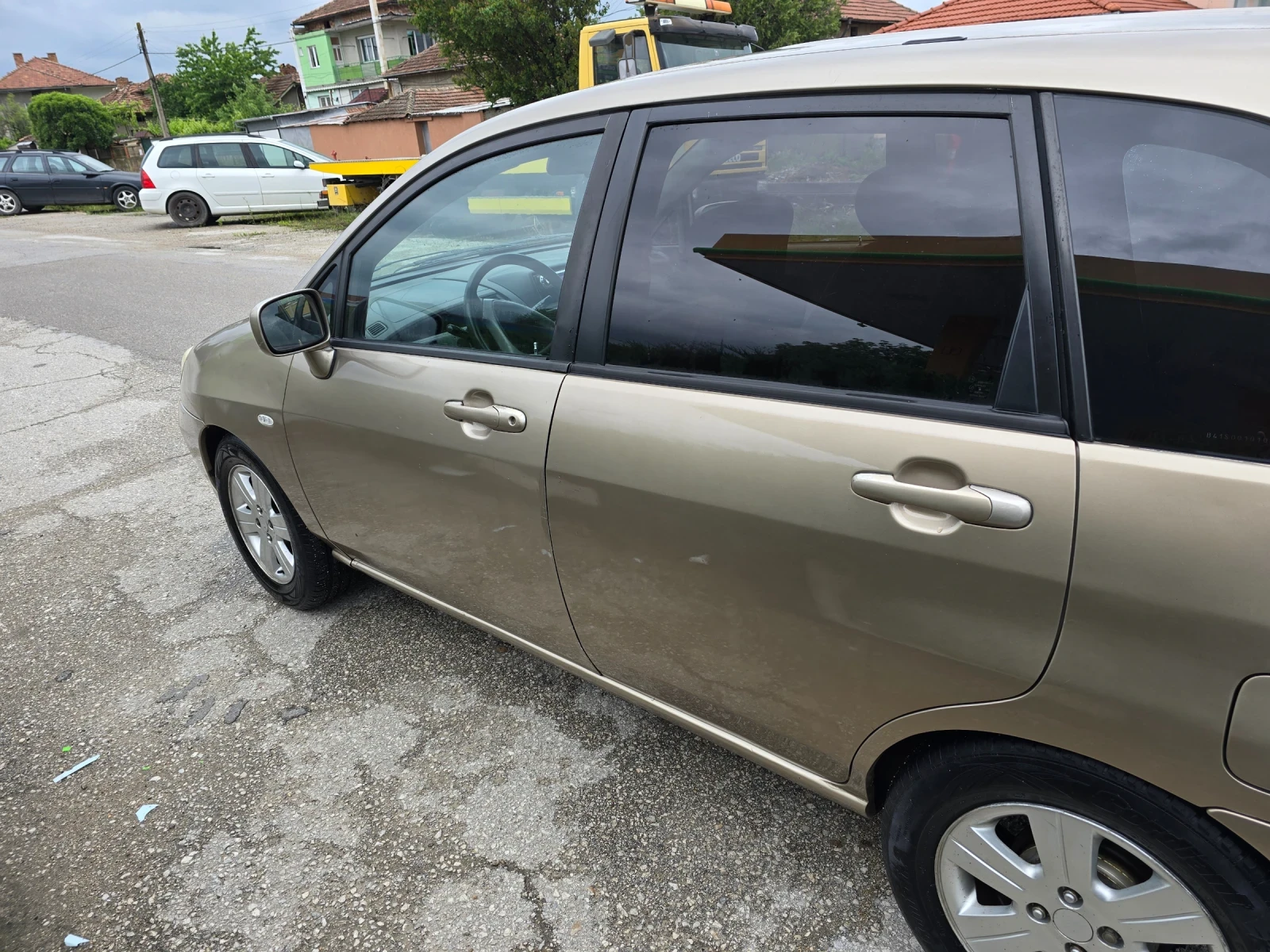 Suzuki Liana, снимка 7 - Автомобили и джипове - 54651201