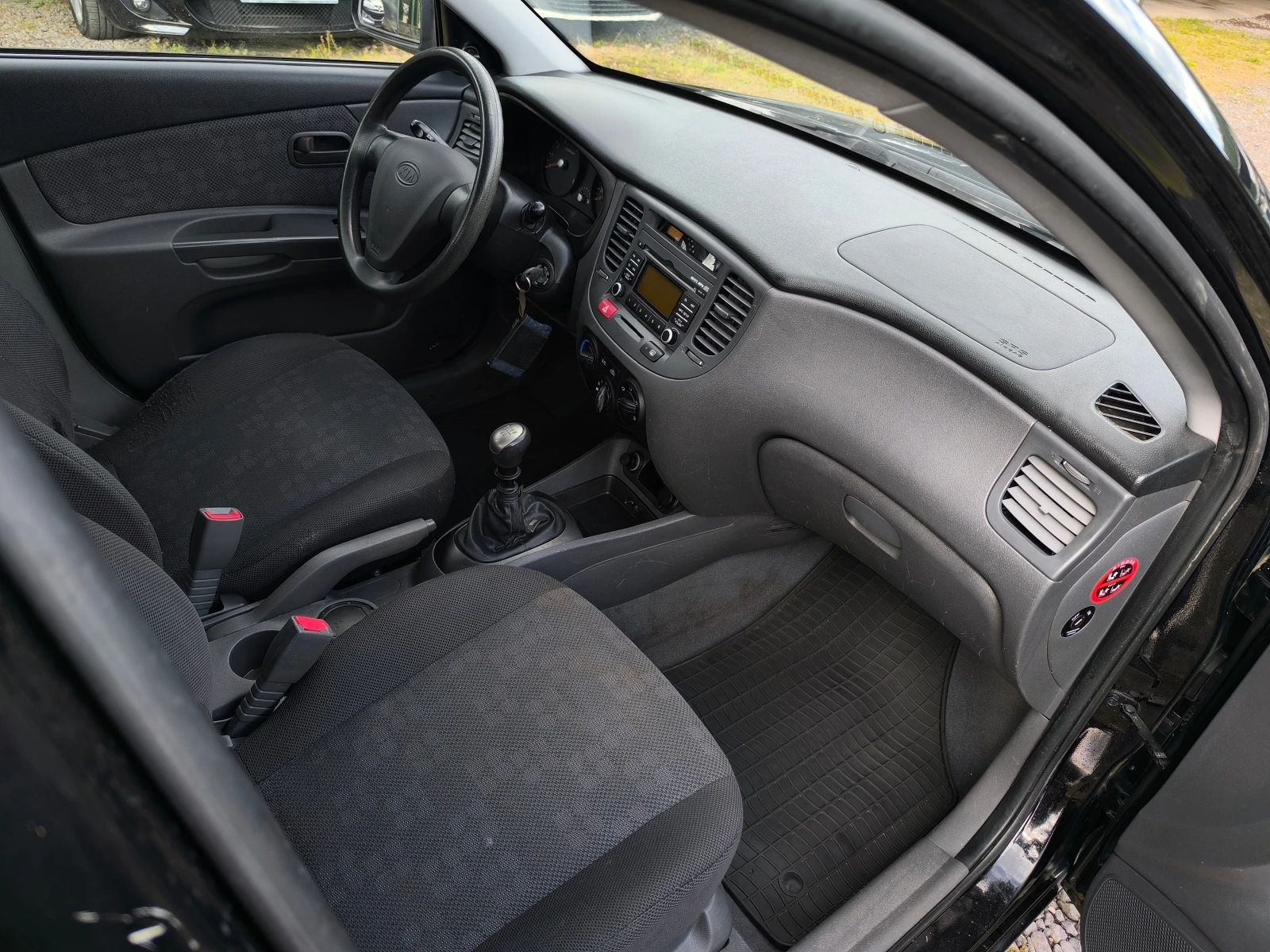 Kia Rio -1.4i-75кс-КЛИМАТИК-, снимка 14 - Автомобили и джипове - 54766396