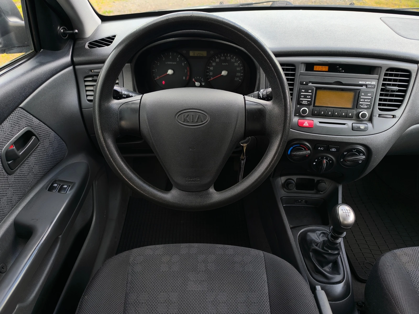 Kia Rio -1.4i-75кс-КЛИМАТИК-, снимка 10 - Автомобили и джипове - 54766396