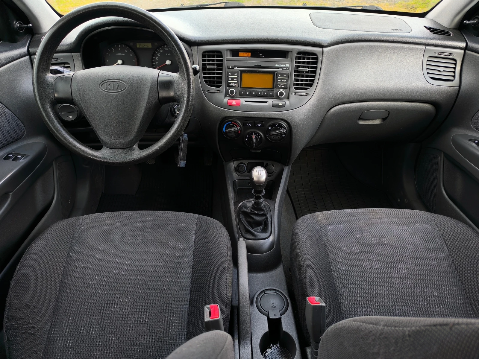 Kia Rio -1.4i-75кс-КЛИМАТИК-, снимка 13 - Автомобили и джипове - 54766396