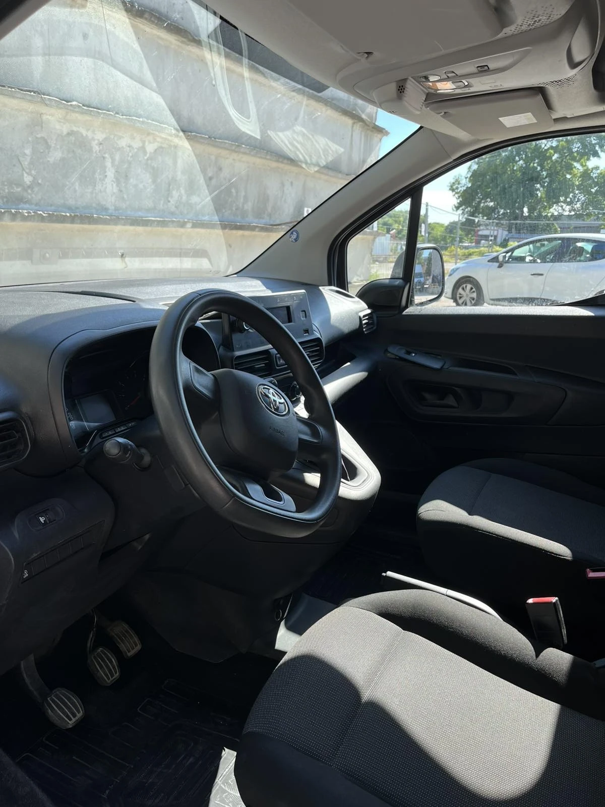 Toyota Proace City | Mobile.bg � ����������� 10